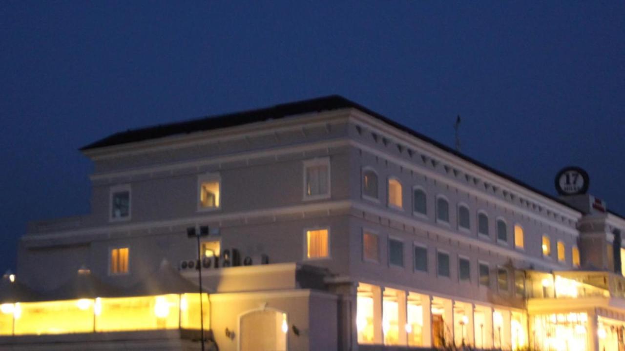 Hotel 17 Miles Джаму Екстериор снимка