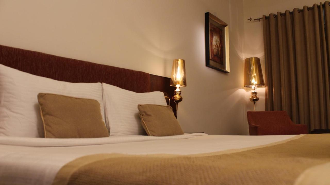 Hotel 17 Miles Джаму Екстериор снимка